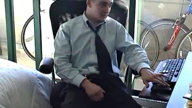 Returning home from work, Darrell starts some porn on his computer. He works up a bulge in his pants, before exposing his huge dick. After the shirt comes off, we see an awesome gym build on this straight boy.