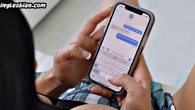 Busty MILF pussylicked before sharing dildo with babe