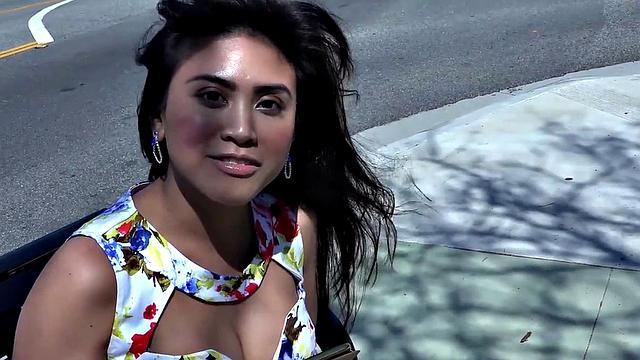 Эмбер Сноу жестко трахается на калифорнийской съемке