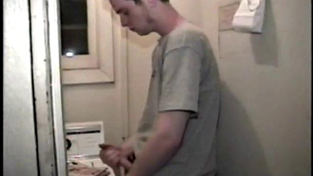 Ник решил перетянуть змея, чтобы не скучать в одиночестве