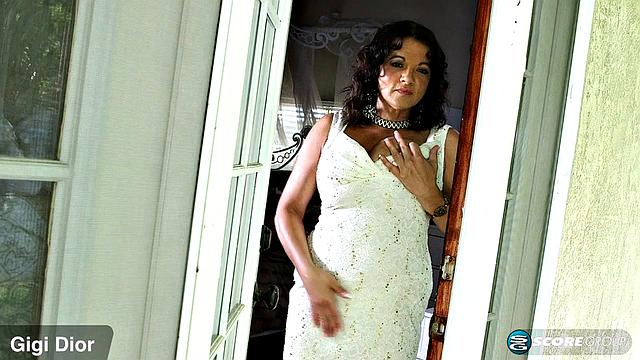 Betty Boobs throats a big cock and gets her ass pounded