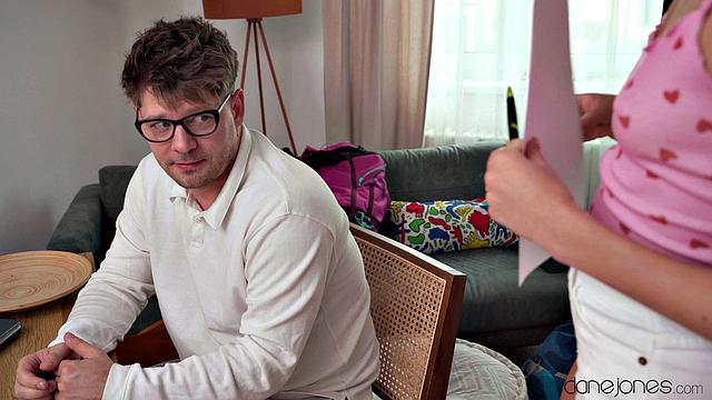 Making blonde roommate squirt