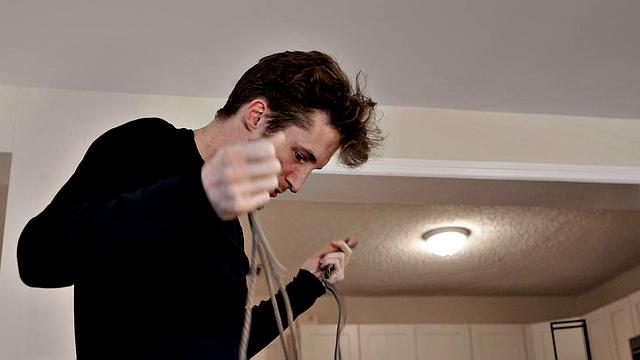 Кайли Куинн застукала извращенца и отдалась прямо дома