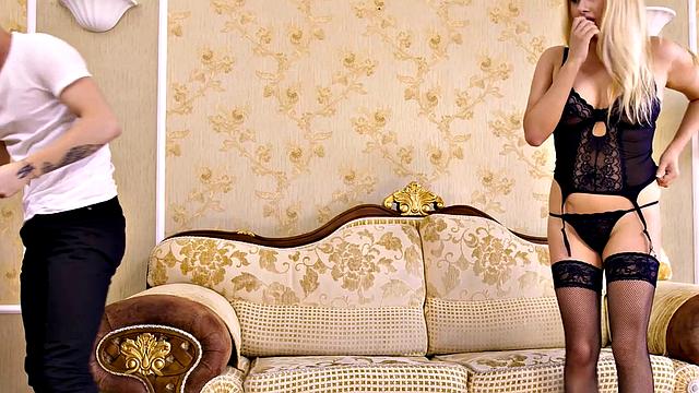 FIST4K. Belle in lingerie angers boyfriend and gets her cunny fisted