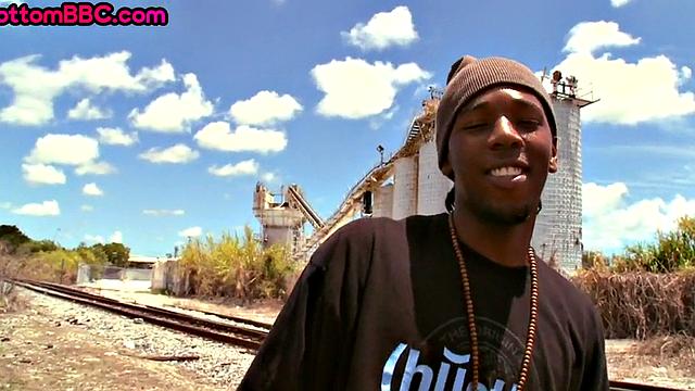 Real Black thug fucks IR bottom outdoors in van