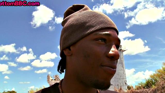 Real Black thug fucks IR bottom outdoors in van