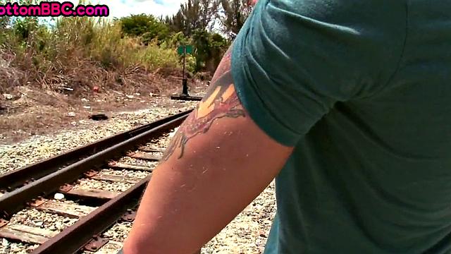 Real Black thug fucks IR bottom outdoors in van