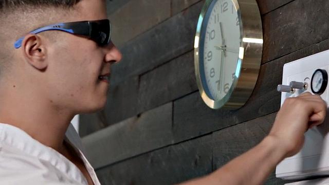 Kinky nympho dude pounds muscular guy in a wild missionary session