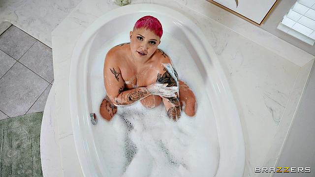 Толстушка Джейдн Стоун не дает Мику уйти на работу - устроили жаркую проверку кровати прямо перед дверью.