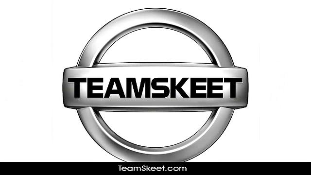 Жанетт пробует аэробику, но только член реально заставляет ее вспотеть