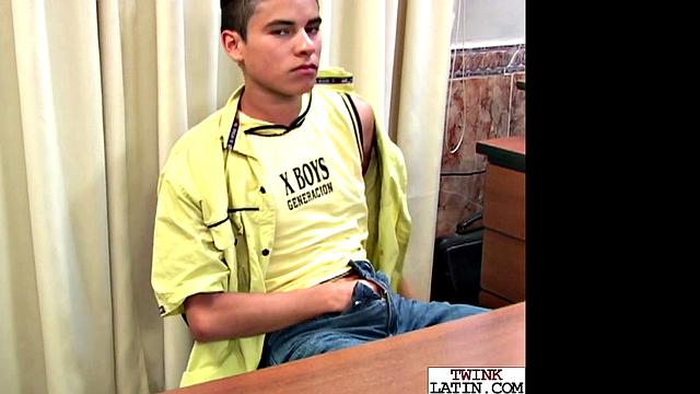 Twink Latino fingers ass and wanks until spraying jizz