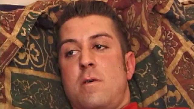 джереми адамс дрочит и кончает