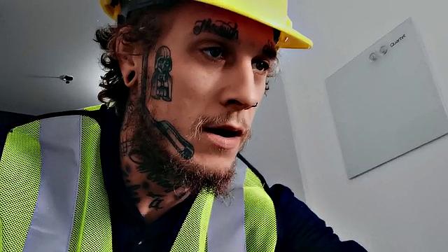 Bottom stud barebacked by big cock tattooed worker
