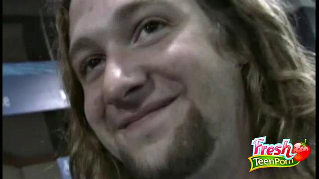 Lola Banks Flashes Boobs in a Mall