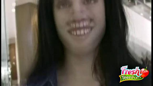 Lola Banks Flashes Boobs in a Mall