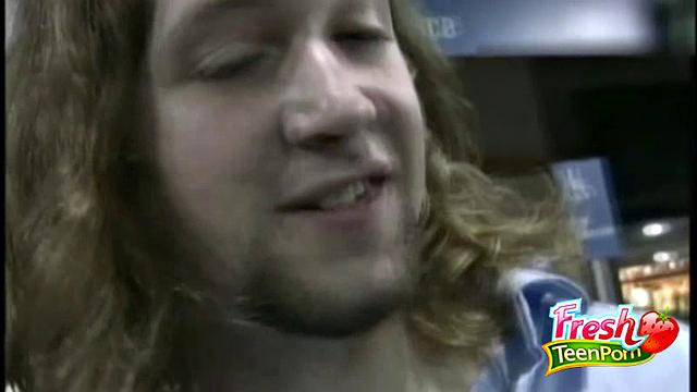 Lola Banks Flashes Boobs in a Mall