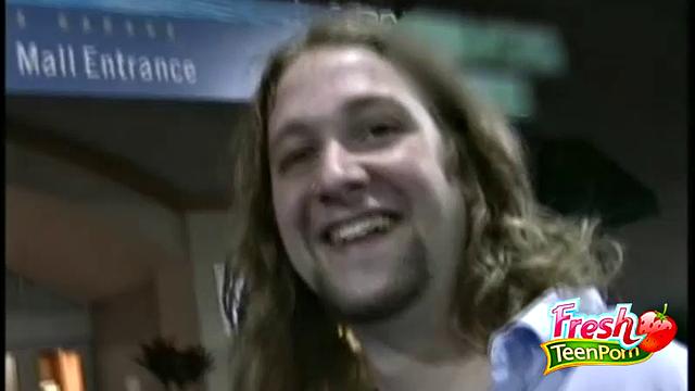 Lola Banks Flashes Boobs in a Mall