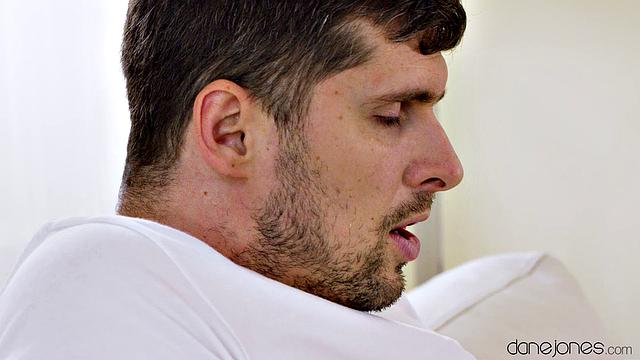 Pretty redhead needs romance