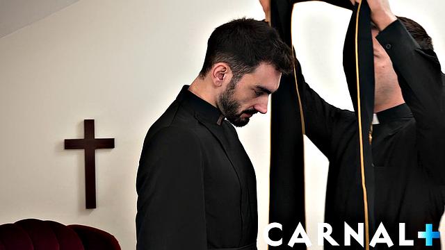 когда батюшка срывает одежду, исповедь становится жаркой