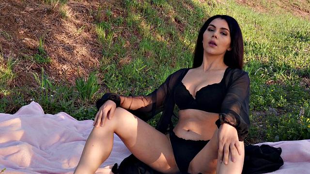 Picnic with Valentina