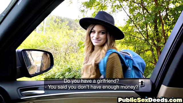 Рыжая красотка скачет на члене прямо на улице, не скрывая страсть