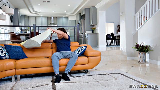 She Sneaks His Cock For Free