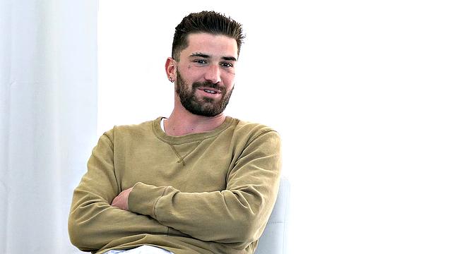 два миссионера попали к качку - теперь у них просветление в жопе