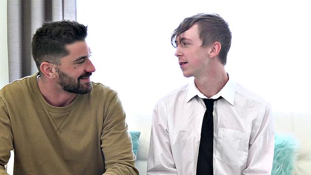 два миссионера попали к качку - теперь у них просветление в жопе