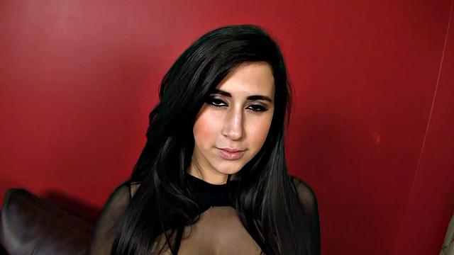 Licensed to Blow - Chris Strokes Makes Dat Ass Bounce with Valerie Kay