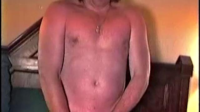 Steven isn't all that good looking, but his manly reserve and gentle personality are very tatractive to me. Anxious to please and willing to be of service, he's the perfect guy for doing videos.