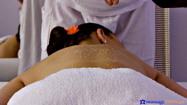 Czech 18 year old's irst massage