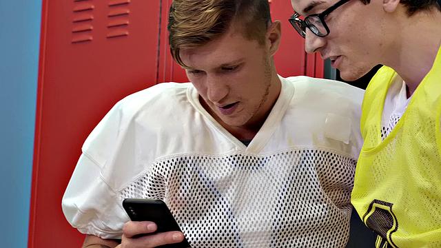 Locker Cocker gives a sloppy deepthroat & handjob in the locker room