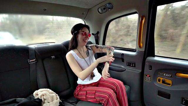 Alternative 21yo babe banged by cab driver in doggystyle