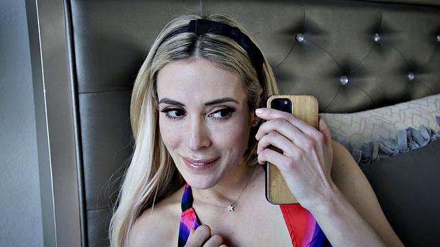 стройная красотка кончает от ласки языком и бешеного секса в догги