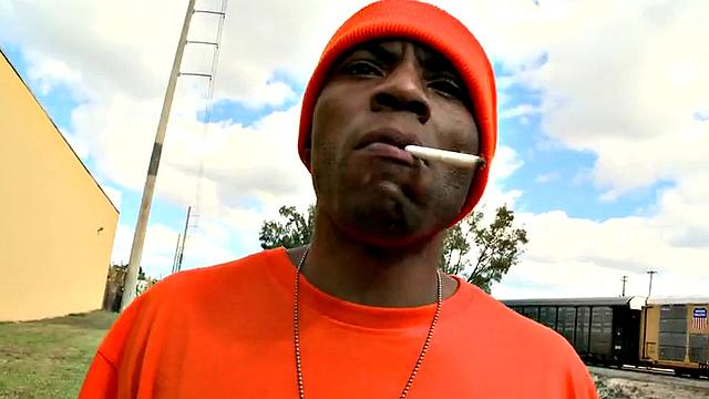 Oiled Black thug picked up and fucked outdoor by white