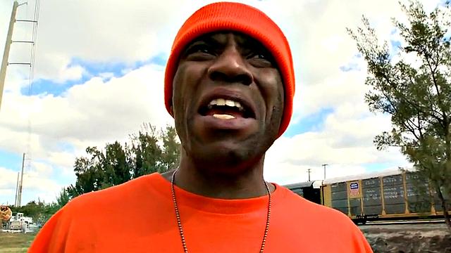 Oiled Black thug picked up and fucked outdoor by white