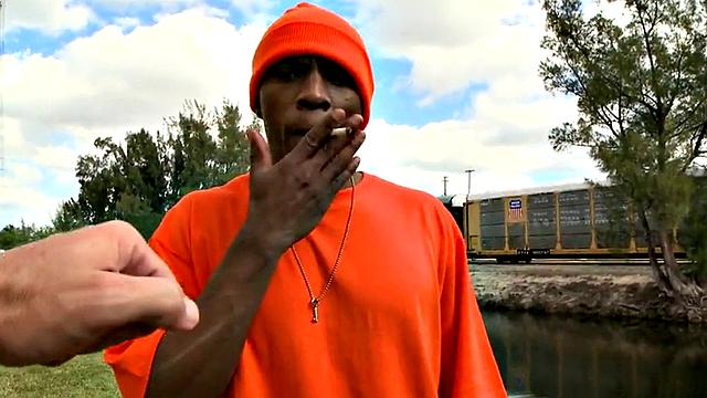 Oiled Black thug picked up and fucked outdoor by white