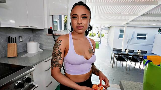 Sexy maid enjoys sucking boss after cleaning house