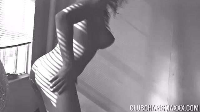 Charisma Cappelli Solo Striptease