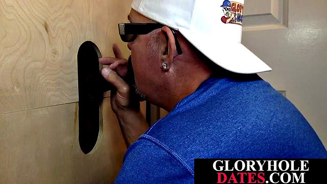 Mature rapidly sucking and wanking black gloryhole rod