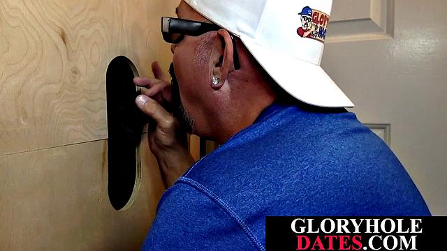 Mature rapidly sucking and wanking black gloryhole rod