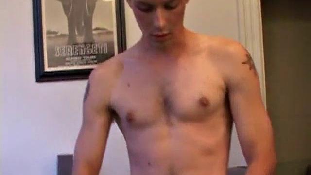 Томми Нолан дрочит себе - настроение миллионера