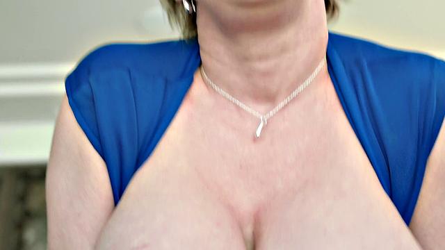 Stepmom's Smooth Kitty