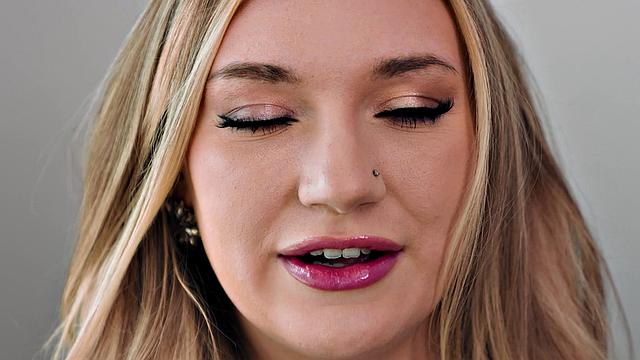 UP CLOSE - Stunning Petite Blonde Daisy Lavoy Craves Her Pussy Rough Stuffed By Donnie Rock's BWC