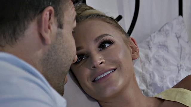 Dyke bitch seduces perverted BFF b4 licking her pussy