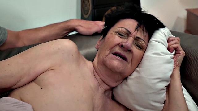 Plump granny throating younger guy's cock after pussyfuck