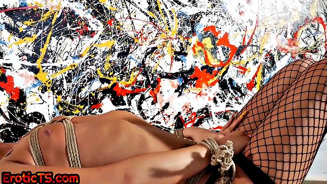 Hardited TS babe mouthfucked by maledom