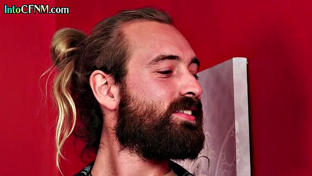 Cumthirsty CFNM babes with a guy