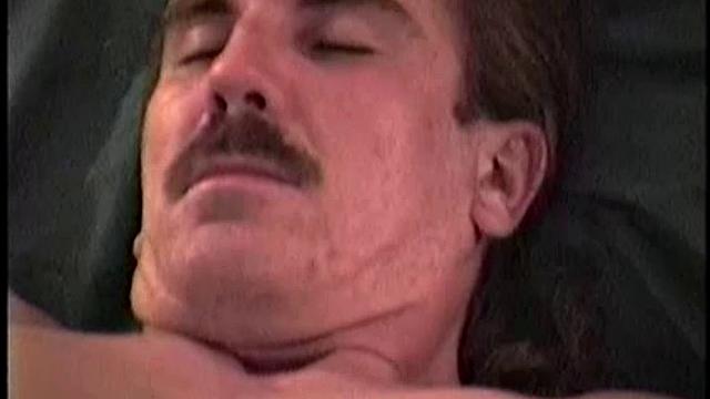 There's nothing special about Ed, and there's nothing very exciting about this movie. This is a really nice guy. The kind you see every day of the week. He gets up, goes to work, comes home and not much else.