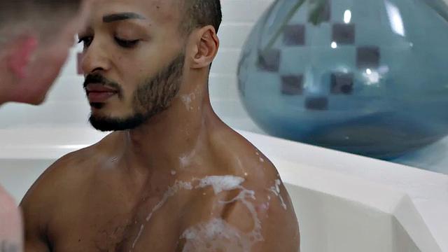 Black bottom barebacks tattooed twink in the bathtub